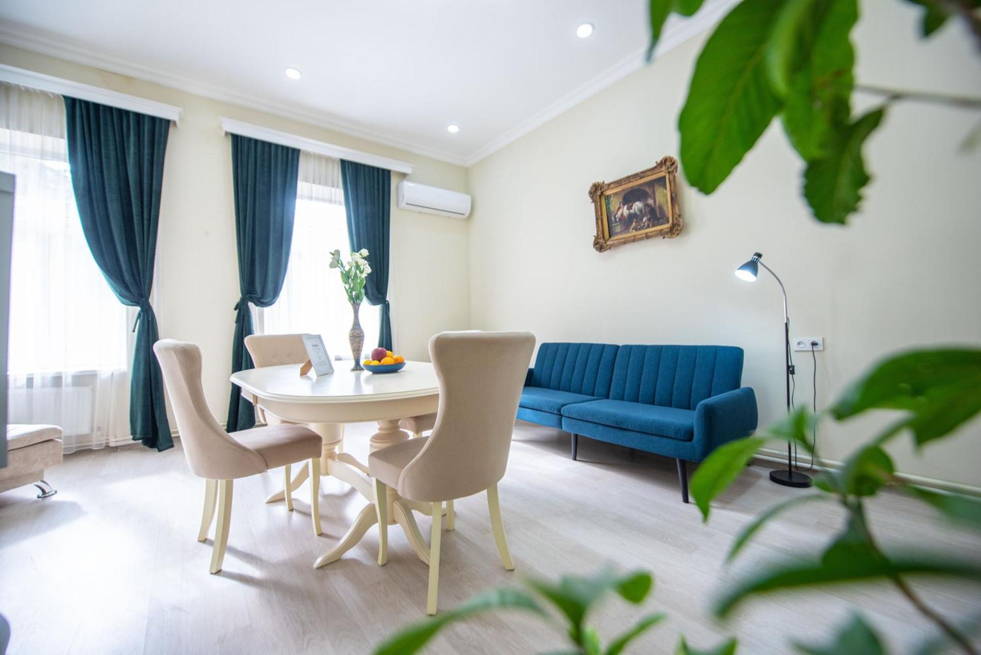 Old Town-Booking Apartment تبليسي المظهر الخارجي الصورة